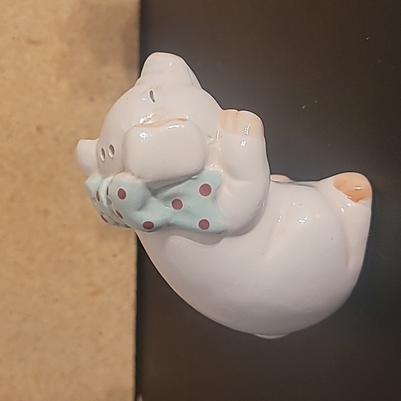 Vintage Pig Salt & Pepper Shakers - Picture 11 of 13